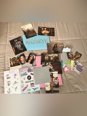 KATSEYE SIS CD, Photo, and Sticker Collectible Set - Blue & Pink